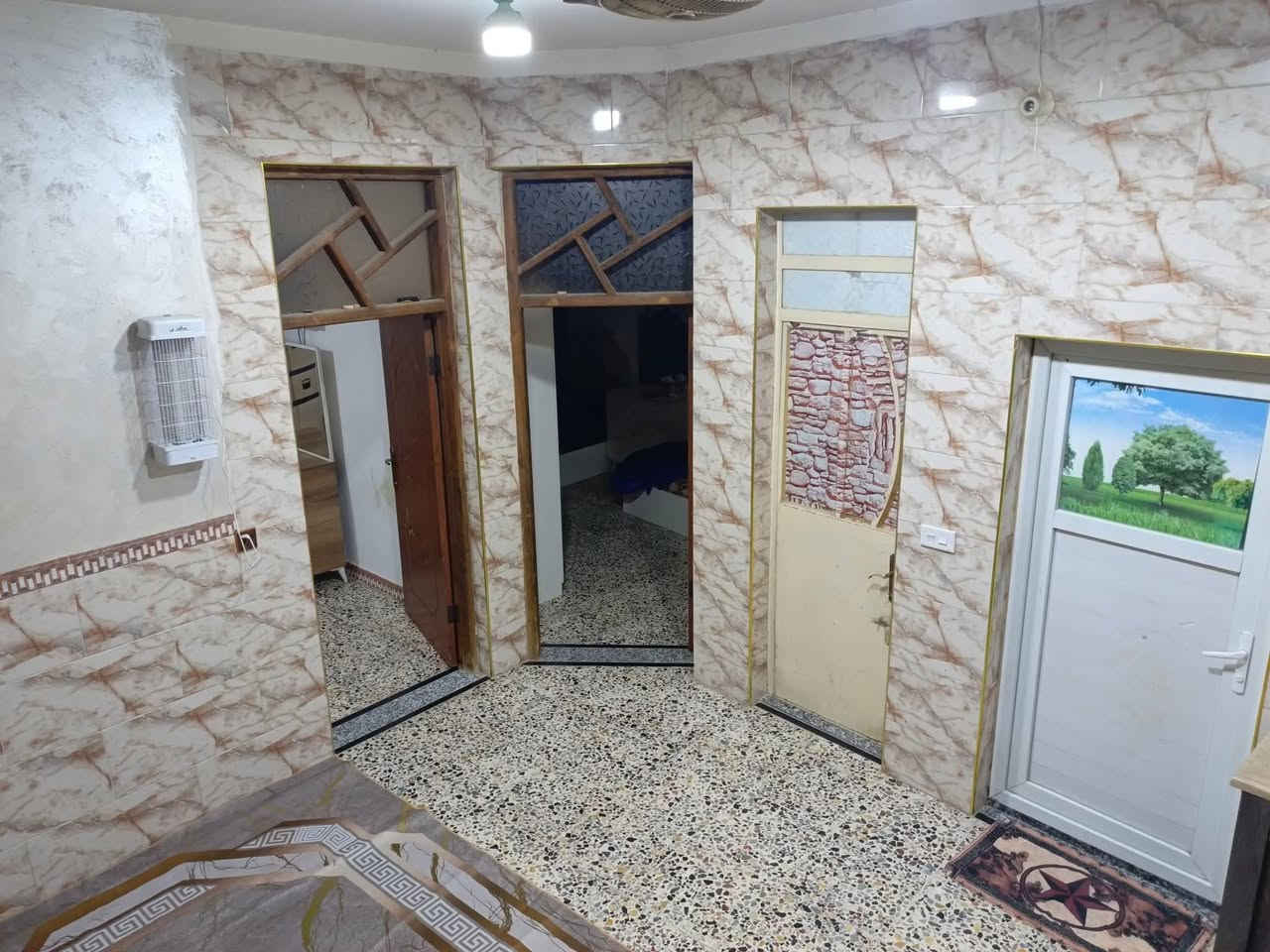 بيت للبيع الزعفرانية دور الصحة الأولى زراعي قرار 25 المنطقة تبليط ومجاري ومي جميع الخدمات موجودة مساحة 117متر ستقبال وغرفتين نوم وصاله ومطبخ وحمام عدد 2 سطح شتايكر البيت طابق واحد جاهز للاستفسار الاتصال على الرقم الموبايل *********** غير متواجد على الفيس بي  واتساب سعره 110 وبي مجال شي قليل
