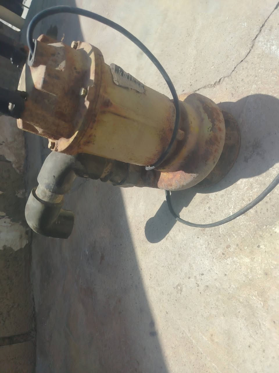 للبيع غطاس نضيف شغال بل شرط سعره 90الف رقم ***********
