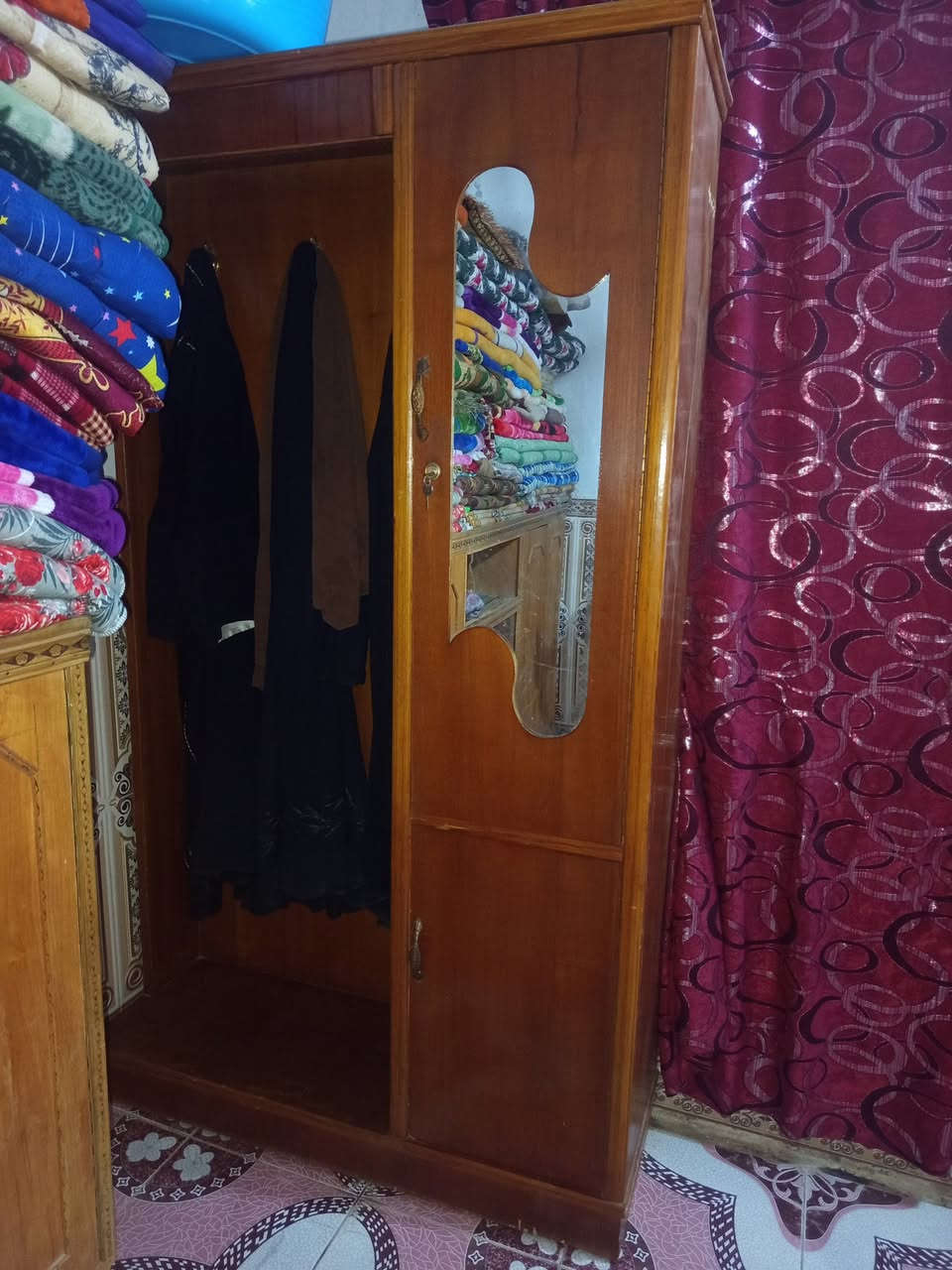 سلام عليكم غرفه البيع جاهزه وجديده
مع مندر مال جربايه سعر 900 الف وبيه مجال قليل
الستفسار علئ هاذا الرقم ***********
