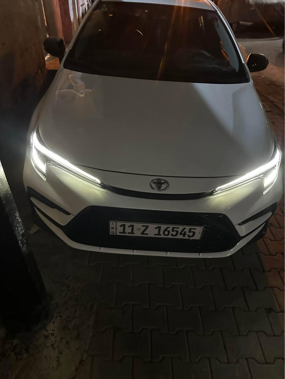 كورولا موديل 2025 فئه Sسياره جديده ماشيه 14 الف 
مكفوله كفاله عامه عده الباب الخلفي من الاسفل بي تعديل PDR أربع أصابع فقط اي نقص مابيها من كهربائيات تبريد مكينه خير من الله ملحقاتها كامله السياره باسمي رقم بغداد 
ومواصفاتها معروفه مثل ما موضحه بالصور 
الرقم *********** بغداد, العراق
