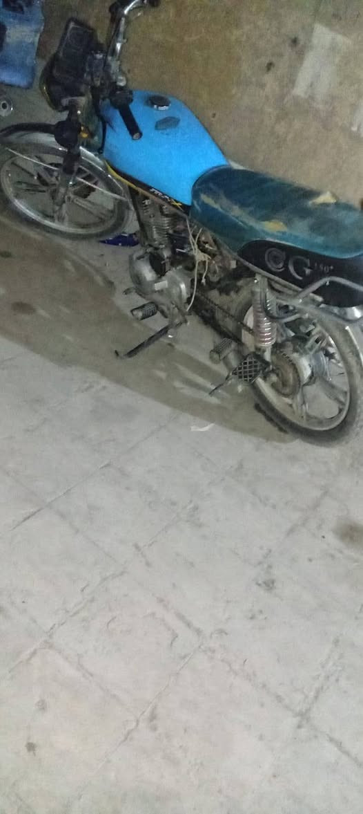 للبيع ٢٣ أوراقه موجوده َمجفته جديد ٤٠٠ وبيه مجال
***********

