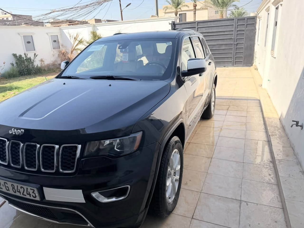 السلام عليكم بيع مستعجل خاص مغلق 🔏 اتصال ☎️ فقط جيب لاريدو 2021 رقم اربيل تحويل او وكالة مباشر معروضة((187)) وبيها مجال بسيط  
كير مكينة كفالة من الفتح  حدادية تخم تاير تبريد سياره جاهزه مابيها اي نقص /حادث السياره/ جاملغ / او بنيد/  مواصفات/ كشنات /كهربائيه جلد/ تدفئة/ صندوق كهربائي ⚡️/ شاشة كبيرة نضام كاربلاي / كاميرا 📷 خلفيه/ رادارات / حساسات / خلفي امامي/ حساسات مري / محرك 3600 / 
وبعد هواي مواصفات معروفه مكان السياره بغداد الممشى 55 مايل  للاستفسار : ***********
