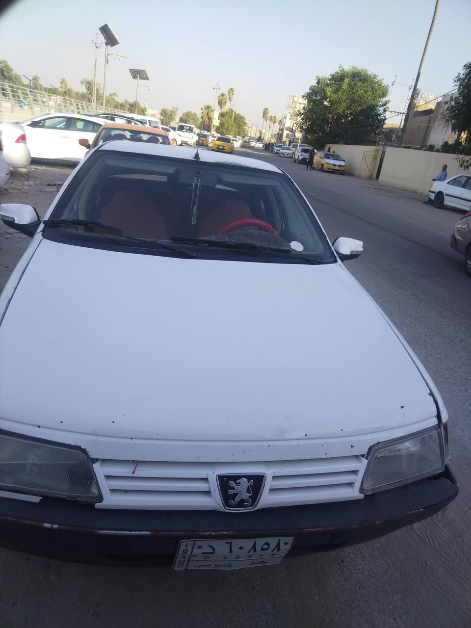 سلام عليكم
بيجو 405 للبيع موديل 2009 
سنويه 2027
تبريد تدفئ شغال 
لايت زنون 
 السعر 24 وبيه مجال 
مكاني قرب سيطرت لاثار 
الستفسار ***********
