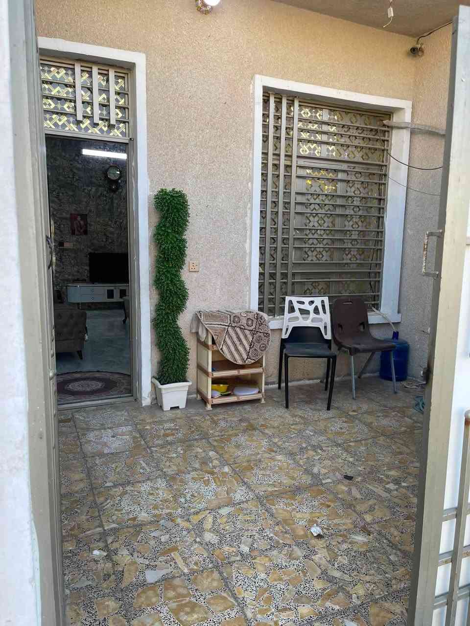 دار للبيع بناء حديث
- مساحة ٨٥
- غرفتين نوم
- نزال ٢١
- واجهة ٤
- استقبال
- حمامين
- للأستفسار : ***********

