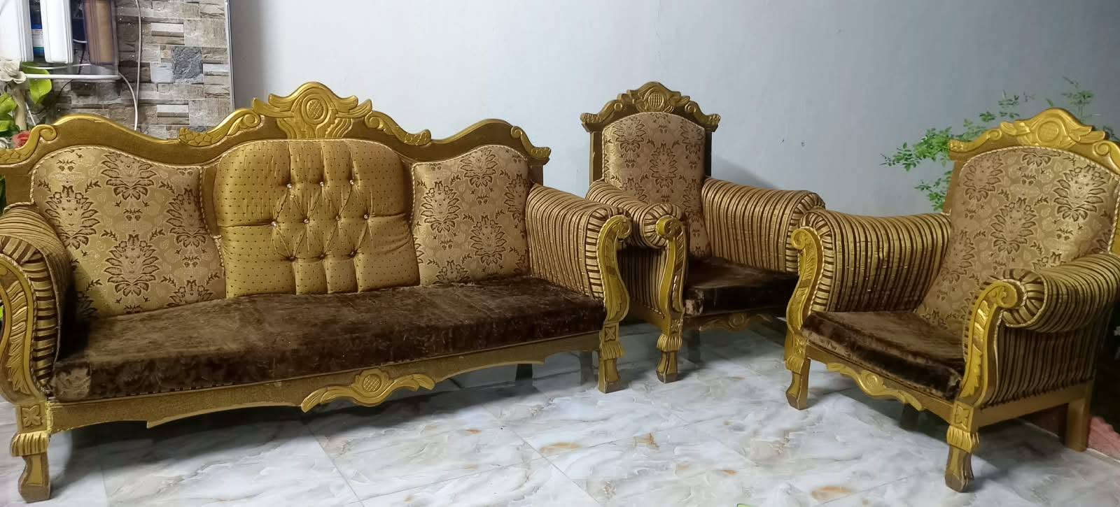 طقم ملكي • ذهبي • ٦ قطع