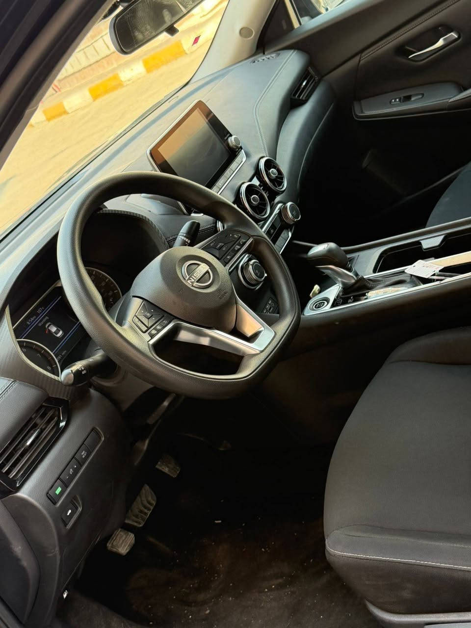 nissan sentra sv ***********
مؤديل 2024
مواصفات SV
(به سمه ، شاشه گه وره ، گيج الكترؤنى، ٥ رادار . ختي جاده  ، لايت ، ويل كرؤم)3 بارجه كليره  بيش و بشتي كبسه كه بس بي ئرباگ  بي دواخل هه موو شتكى به شه رت كيروو مكينه تبريد به شرت به رد رادار بلادي . بلادي *********** كاتي ٣ مانك أربيل, العراق

