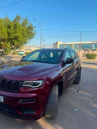 جراند شيروكي S • ٢٠٢٢ • عنابي