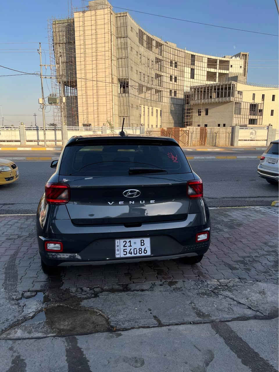 #موديل_2024
هونداي فينو
المواصفات
2. ﻿﻿﻿داخل لونين
3. ﻿﻿﻿شاشه كبيرة كامرة دوارة
4. ﻿﻿﻿فول تحكم ستيرن جهتين
5. ﻿﻿﻿شاشة كبيرة كاربلي +اندرويد
6. ﻿﻿﻿نظام انذار
7. ﻿﻿﻿مانع انزلاق
8. ﻿﻿﻿تراكشن منحدرات
9. ﻿﻿﻿وضعيات قيادة 3
10. ﻿﻿﻿﻿رادار تحذير جانبي
11. ﻿﻿﻿﻿رادار خلفي
12. ﻿﻿﻿﻿رادار امام
13. ﻿﻿﻿﻿تحديد مسار
14. ﻿﻿﻿﻿مكينة 1600 دبل نوزل
15. ﻿﻿﻿تدفئه كشنات
16. ﻿﻿﻿﻿حساس خلفي
17_ قيادة ذاتية
والسيارة ماشيه 33 الف و الحادث بس بونيد 
خفيف السعر 135وبي مجال كركوك, العراق
