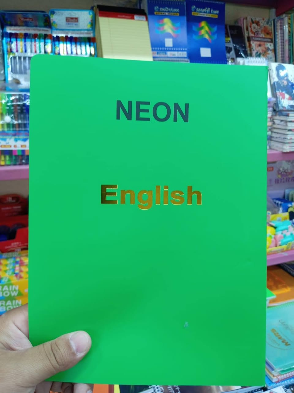 📚✨ سجل خاص بأسماء المواد الدراسية
متوفر بألوان مختلفة وجذابة من نوع NEON وبحجم A4.
🔹 متوفر للمواد: الكيمياء – الفيزياء – اللغة الإنجليزية – الأحياء 
📍 العنوان: عنه - نهايه شارع الحضرة - قرب جامع النور.
📞 للتواصل والاستفسار المراسلة على الخاص أو الاتصال على : ***********
***********
🚚 خدمة التوصيل متوفرة داخل القضاء بـ 1000 دينار فقط
وإلى جميع المحافظات بـ 5000 دينار.
مكتبة الباهر… كل ما تحتاجه من قرطاسية ومواد مدرسية في مكان واحد. ✨
