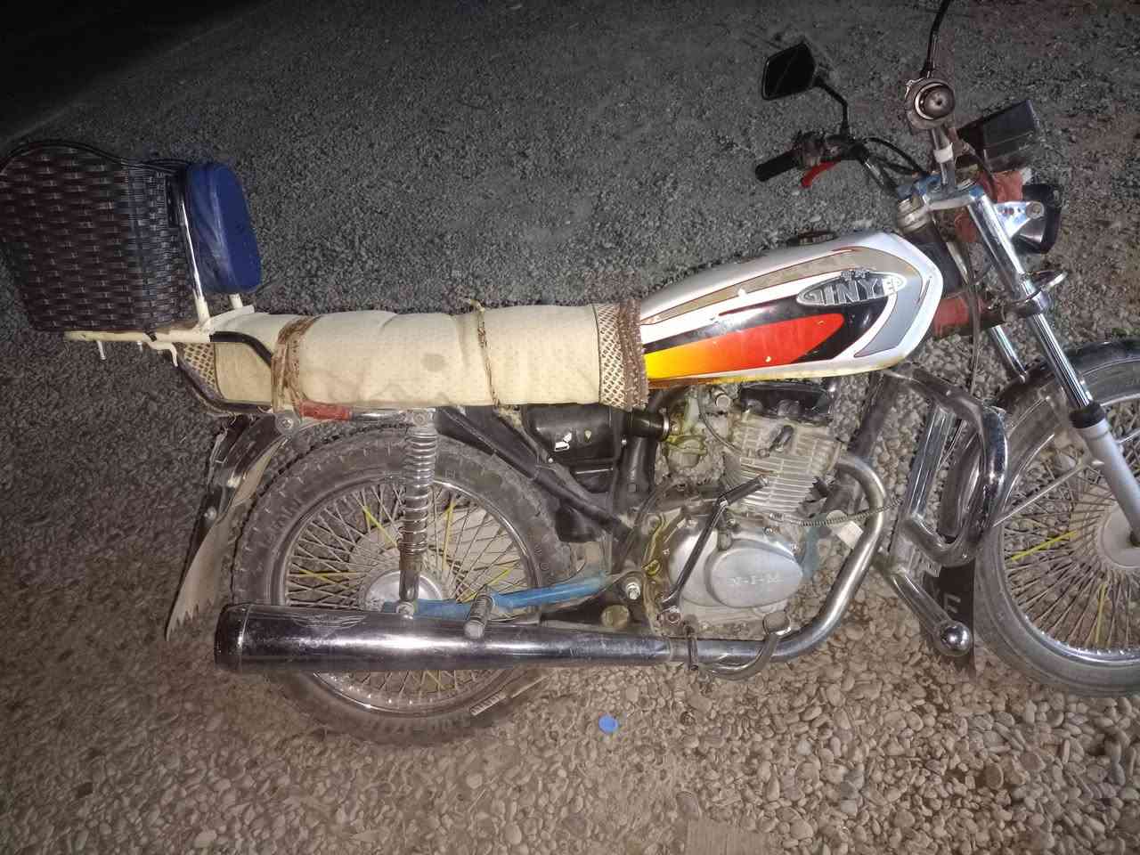 السلام عليكم موطور للبيع اربعه كير خابر عل رقم مكلف بلنشر ‏‪***********‬‏
