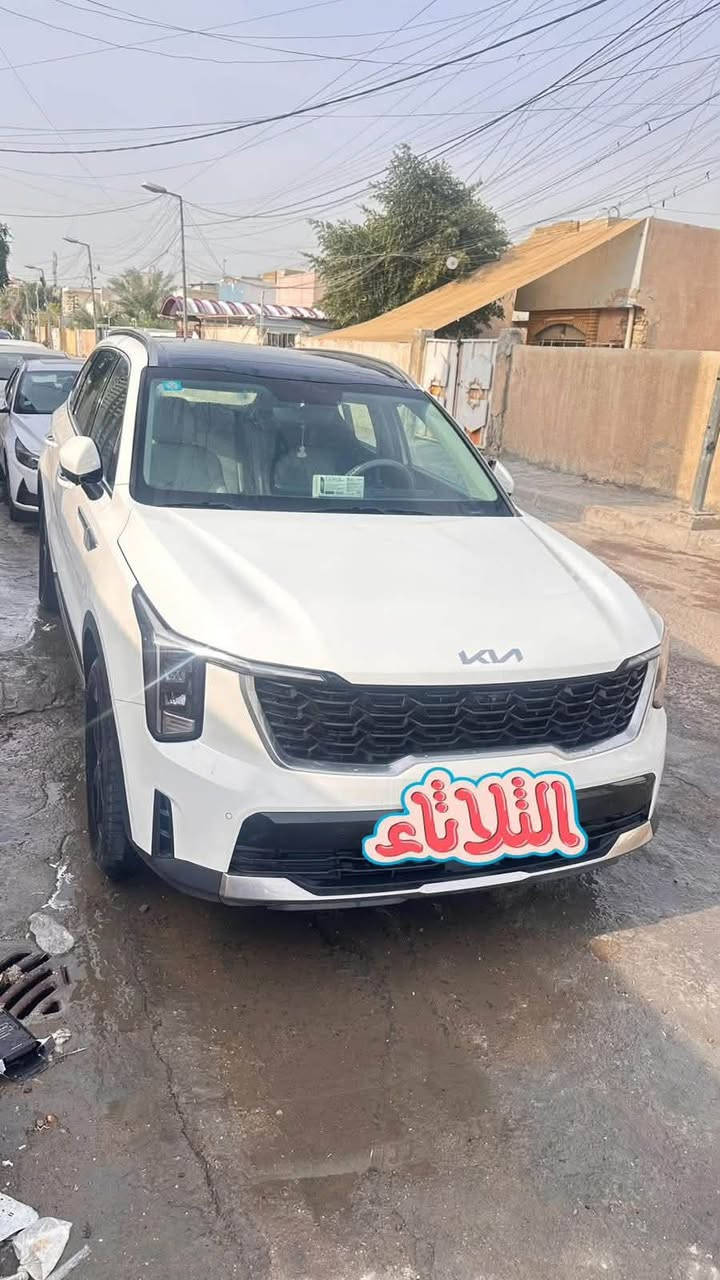 سورنتو موديل 2024 ضمان الدوليه محرك ستة سلندر
بنوراما 
فور ويل يعني X4  اكرر 4X
4 كامرات وتظهر الجوانب بشاشة الدشبول عند فتح الاشارة
مقاعد جلد  (  اصلي وكالة  )
كراسي تبريد تدفئة 
رادارات جانبية 
كير ماوس
شاشه متصلة ايباد 
نفيكيشن
بصمة وتشغيل عن بعد 
انارة محيطية ليزرية 
ثلاث قطع تبريد والتبريد الخلفي تحكم منفصل 
سبعة راكب 
جنطة كهرباء

درايف مود ( سبعة انظمة قيادة متغيره حسب الرغبة )

اوتو هولد ( نظام فرامل ذكي ) 
مانع انزلاق 
مساعد انحدار 
توقف ذاتي ذكي
هندبريك بصمة 
حساسات امامي خلفي 
بردات خلفية
لايت زنون عالي ناصي
لد ليزري نهاري LED
لد ليزري خلفي LED
مري طي كهربائي مع اشارة جانبيه
وباقي المواصفات معروفة
ماشيه 56الف

بسعر  (  52  )  مليون مرقم بغداد 
مكان بعداد جكوك  ***********4

نص مكتوب في الصور:
- الثلاثاء