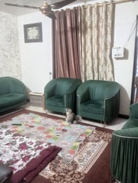 متاح مشتمل ٥٠متر ثلاث طوابق ثلاث غرف نوم كامل خدمات ماء كهرباء مجاري ت...