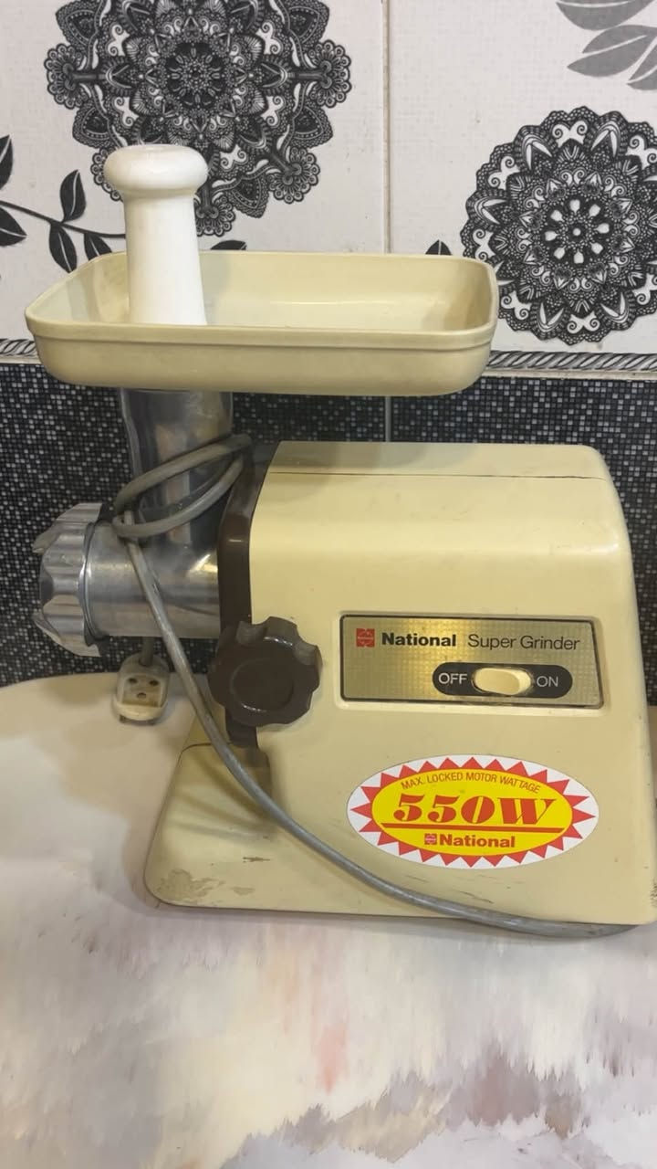 غراظ اصليه كلش نظيفه المثرامه مال لحم (نشينل) اصليه اخت الجديده سعره ٥٠  معصاره فواكه شاشه رقميه اخت جديده ماخذته ٧٥ اريده ٥٠ خلاط ١٥ اصلي مكان دوره الاثورين الشراي واتس ***********
