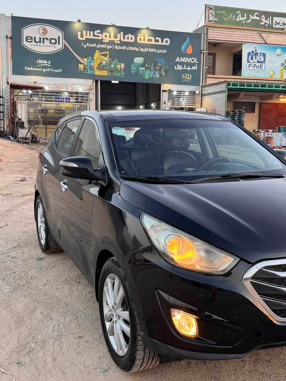 توسان 2013 لميتيد وارد امريكي
محرك 2400 دوش 
حادثها من امريكا بنيد وباب وجاملغ الخلفيات 
سياره نضيفه وفول مواصفات 
منضومة تبريد كامله تبريد ثلاجه
مبدل محرك حاويه شرط 
عارضها ب120 وبيها مجال 
***********
