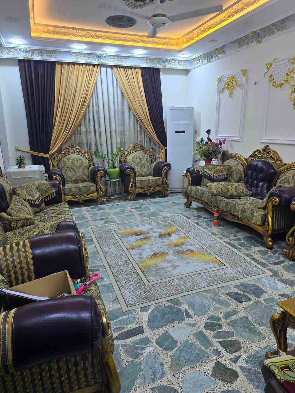 يوجد مسكن في الهوره قرب ثانوية نور المجتبى الأهليه شارع عماد المختار سابقاً
مساحته/200متر سند مستقل 

ط1/ 2نوم /استقبال /هول داخلي /مطبخ /مجموعة صحيات /ترك خارج المنزل 

ط2/2نوم /مجموعة صحيات /سطحين / 

السعر على الخاص 

***********  ابو منتظر
