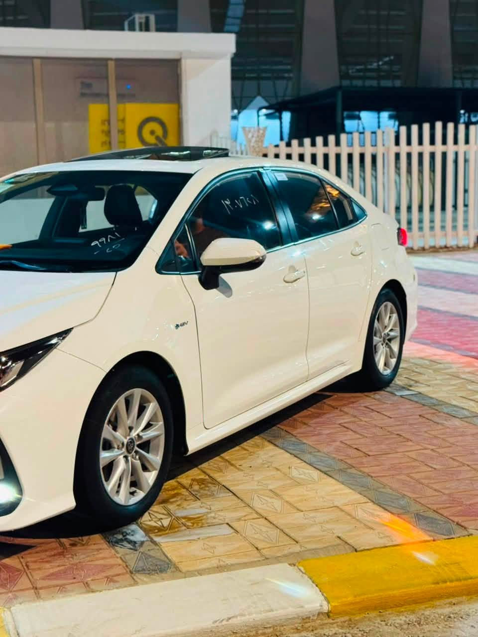 للبيع فقط 
كورله هايبرد موديل 25 مكفوله كفاله عامه 
ماشيه 20 الف فقط 
السعر 162
رقم الهاتف :***********

