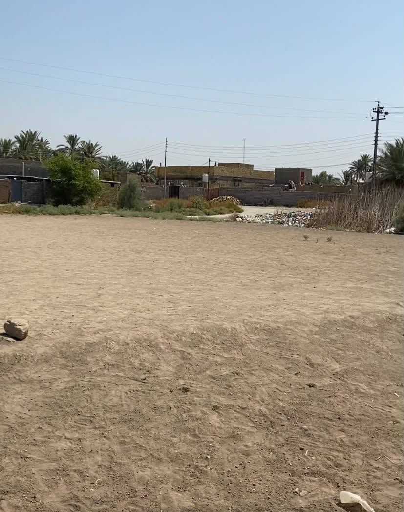 للبيع قطعة ارض المساحه نصف دونم (١٢٥٠) تبعد عن المدرسه ٣٠ متر والتبليط بركنها وصايره ركن محاذيه الى شارع المدرسه ولا يوجد اي احد بجوارها ومدفونه وجاهزه للاستفسار الاتصال على الرقم (***********) منطقة البو شيخ علي
