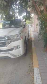 لاندكروز • ٢٠١٧ • ماشي ١٣٤ الف
