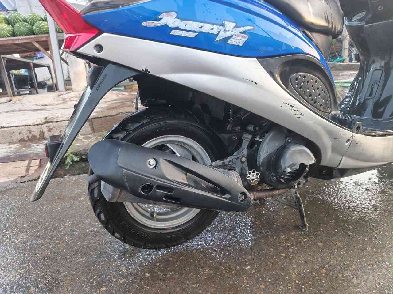 سلام عليكم
رفاعي
دراجه كامكو موديل 14 كايمه سعر 350 وبيه مجال 
***********
