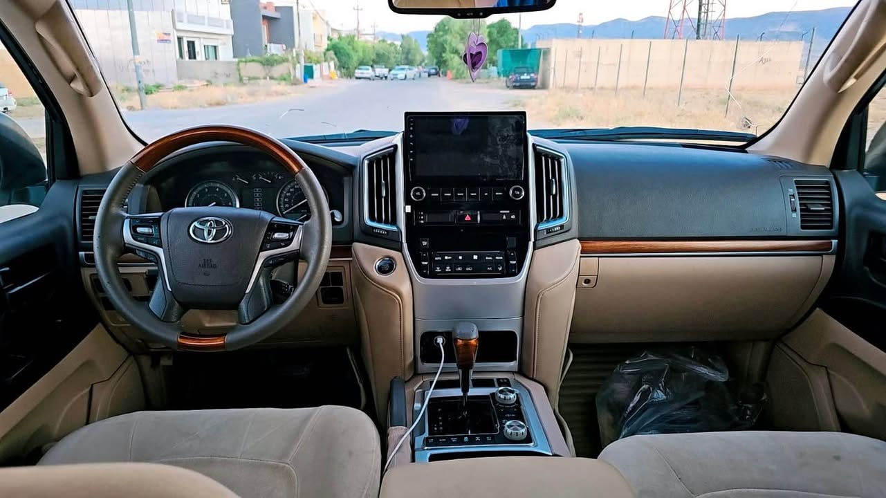 وەنەوشە 2014  ساخ ساخه سه ياره كه  پێشو دواو ناوی کراوە بە 2021  پەڵە پەڵەی بۆياخە لە سەر ساخی بە بەێ دەعم سه قفو شاني به شه رت  زۆر پاکە سەيارەکە ماڵی مەدەنی بە شەرت 

سعرى 178$كه لا
***********
*********** السليمانية, العراق
