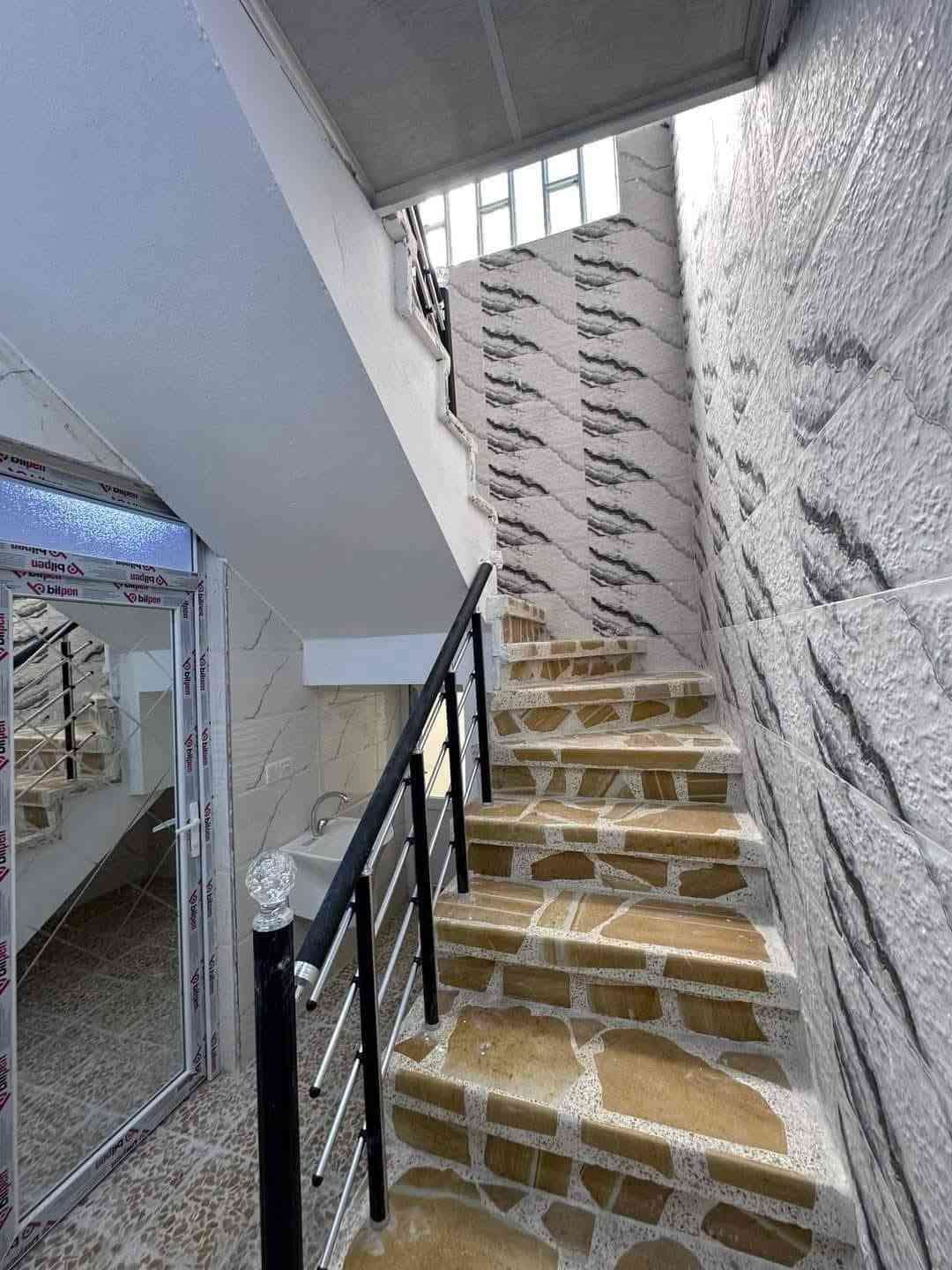 للبيع للبيع للبيع للبيع للبيع
دار استثماري 
بسعر مناسب مؤجر حاليا ب ٤٠٠ الف شهريا 
دار سكني سند طابو في حي البكر كركولي
 مقابل جامع طه
المساحة ١٠٠م طابقين بناء حديث تسليم فوري
 اتجاه شروق تام على شارع ١٥م
ط١ غرفة نوم وهول واستقبال ومطبخ وصحيات وكراج
ط٢ غرفتين نوم وهول وصحيات
السعر ١٠٥ مليون
للإستفسار الاتصال
***********
***********
مراجعة مكتب البلديات للعقار في حي المشراق فرع مطعم طماطة بلمدخل الرئيسي
