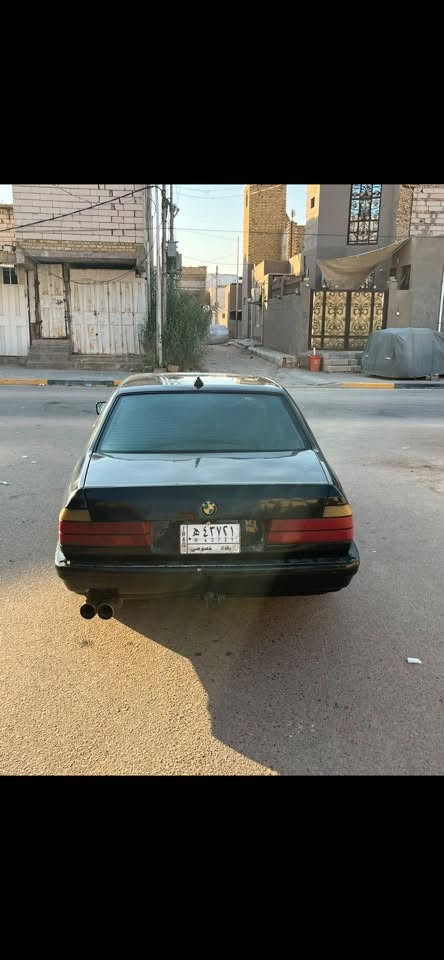 السلام عليكم  للبيع   BMW موديل 1992 730 مفتوح 6 سلندر رقم بغداد وتحويل ثاني يوم كير ومحرك بشرط بالجيس تبريد ثلج قطعتين تبريد  الحماوه انساها غرفه جلد بالجيس السياره ابلاديه شرط مصبوغه عام جماليه السياره نضيفه صرف البانزين اقتصادي للاخير  سنتر لوك كله شغال ولا كلوب مشتغل بالدشبول 
المكان دوانيه  
 السعر35  السياره الهاتف ***********
