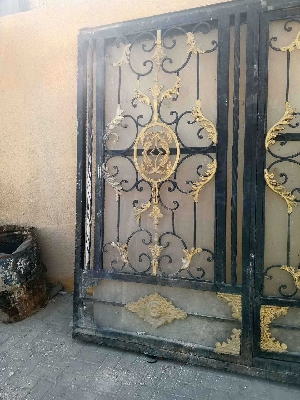 باب حديد خارجي اخو الجديد  للاستفسار *********** الحيانيه البصرة, العراق
