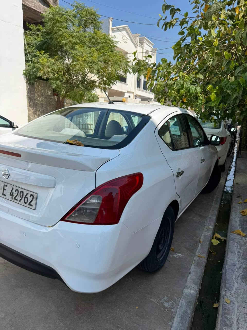 نيسان  سه ني موديل ٢٠١٨
بي سبوخ  سي جوارجي ته ديله
كير مه كينه ته بريد  هه موي به شه رته
٧ وه ره قه غرامه ي له سه ره دواي محمه له ده كه رينمه وه بوت
سحر ٩٢ وه ره قه مه جاليكي كه م
*********** أربيل, العراق
