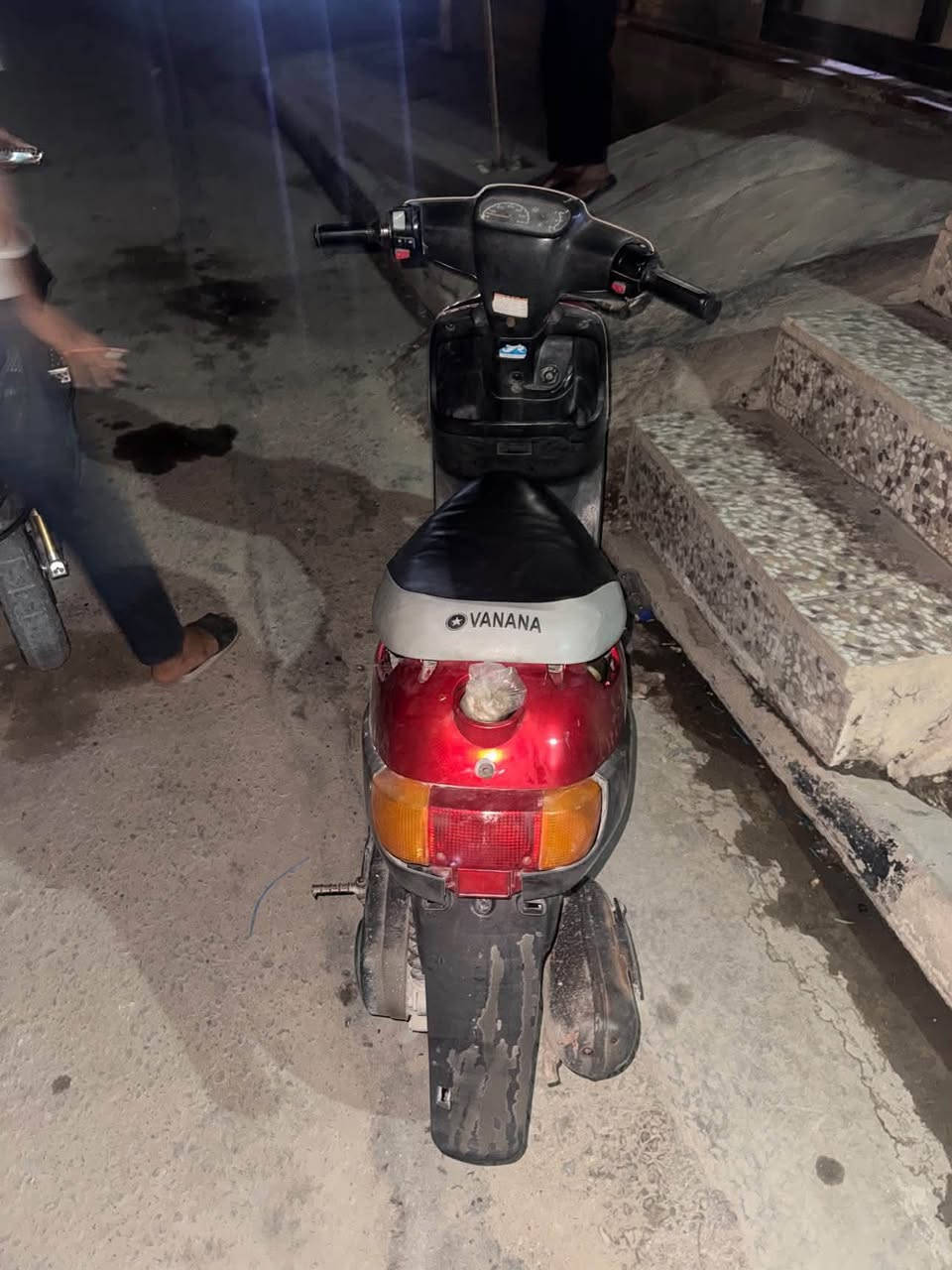 بطه للبيع دراجه نضيفه وحلوه نقصها سوبايه وقبق بانزين ب250 بيها مجال مكاني كربلاء ***********
