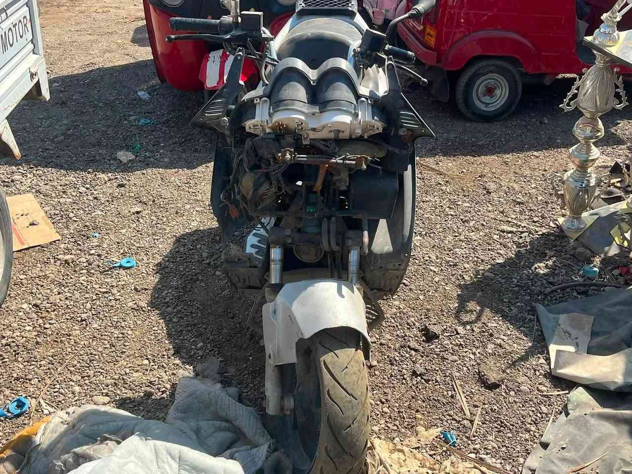 السلام عليكم 
دراجه فورسه لبيع المحرك كايم 
وعلى هاي الوضعيه أبيعها سعرها ٢٠٠وبيها مجال 
مكاني الشعب الجمعيات 
***********
