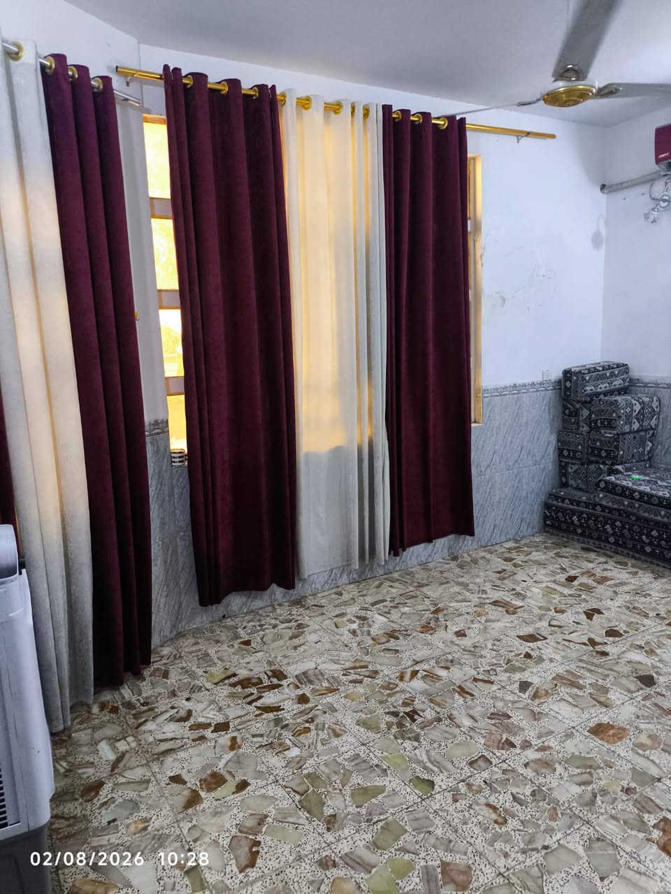 سلام عليكم بيت 100 متر مربع
يتكون البيت من غرفه وصاله واستقبال ومطبخ وحمام داخلي وخارجي
البيت مال جناي مو سوكي صب فوك وجوه
الكاونتر ويا البيت
صب فوك وجوه سراميك كاشي كله جديد تجي تشوف بعينك سند ٢٥ مشمول بتطويب
عنوانه مقابل باب قريه الغدير شارع المؤسسسه
عرض الشارع ١٠ متر
سعره 55 وبي مجال
***********
