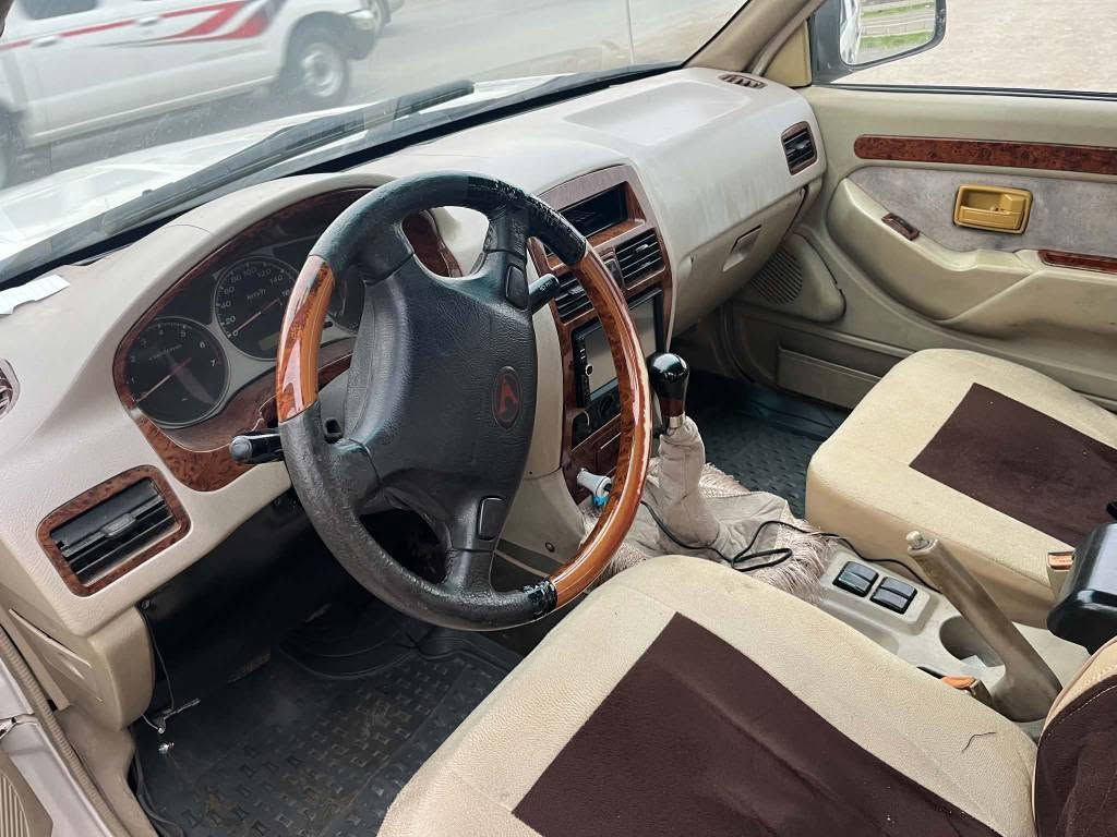 رەقەم سلیمانیە بەناوی خۆمەوەیە تا ٢٠٣١
دەعمی نیە 
مۆدیلی ٢٠٠٧
کابریتەیە 
گیرو مەکینەی بەشەرتە 
تەبرید سارد و گەرم 
کارەبایات مەزبوت هەموی ئیش دەکات 
45 وەرەقە و ماحامەلە 
*********** رانية, السليمانية

نص مكتوب في الصور:
- 10:19
- Messenger
- 4 of 10
- 8 of 10
- 45