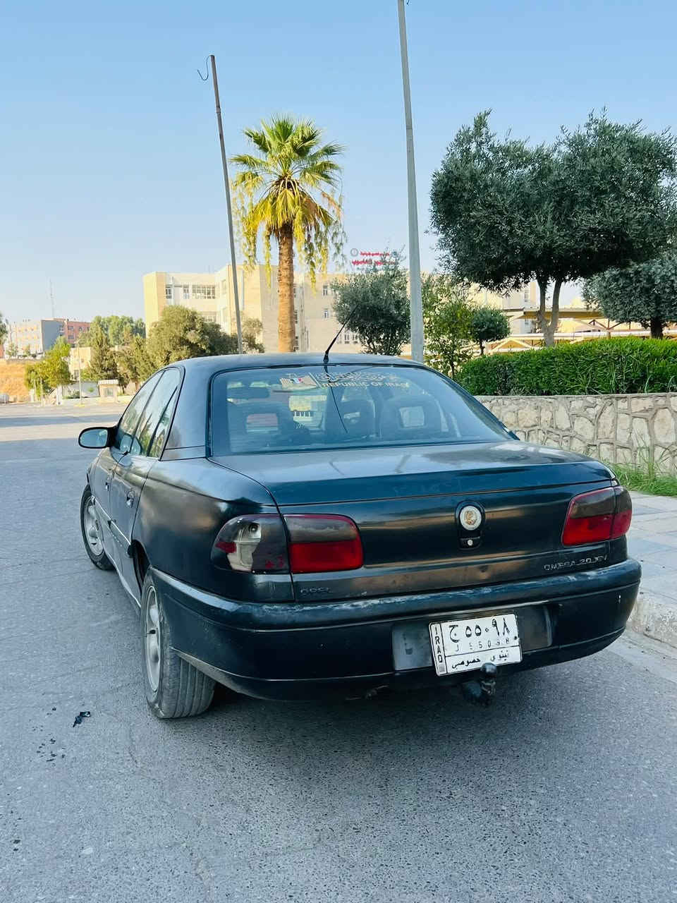 اوميكا بزون موديل 1994 
شرط التحويل تبريد ثلج
طخم حداديه بشرط بيها ملحضات بسياطه
مصبوغه حزام جمالية كفاله من الكص ولكلب
محرك بيه صرف مكان السياره موصل 

 
السعر35$ بيها مجال بصيط

*********** الرقم

