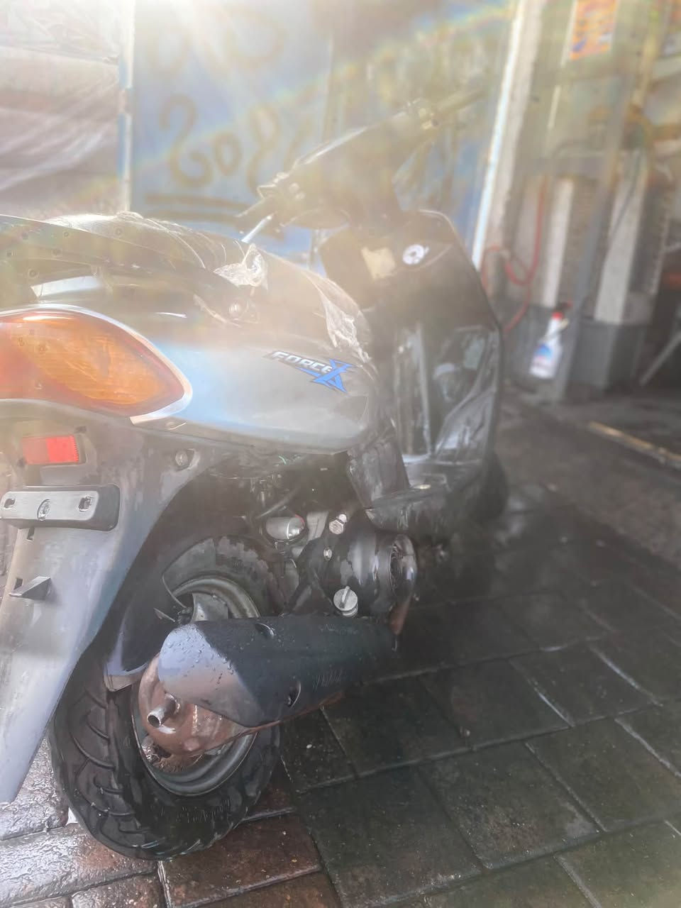 سلام عليكم ماكس قجمه دراجه تخبل نصبه ونضافه فول هندر واحد وين ميعجبك كلوب اشاير شغال دراجه نعومه ومعدل وشلعه مكاني بغداد شعب سعر 375وبيه حك جيه بيه مجال بسيط كلش ***********
