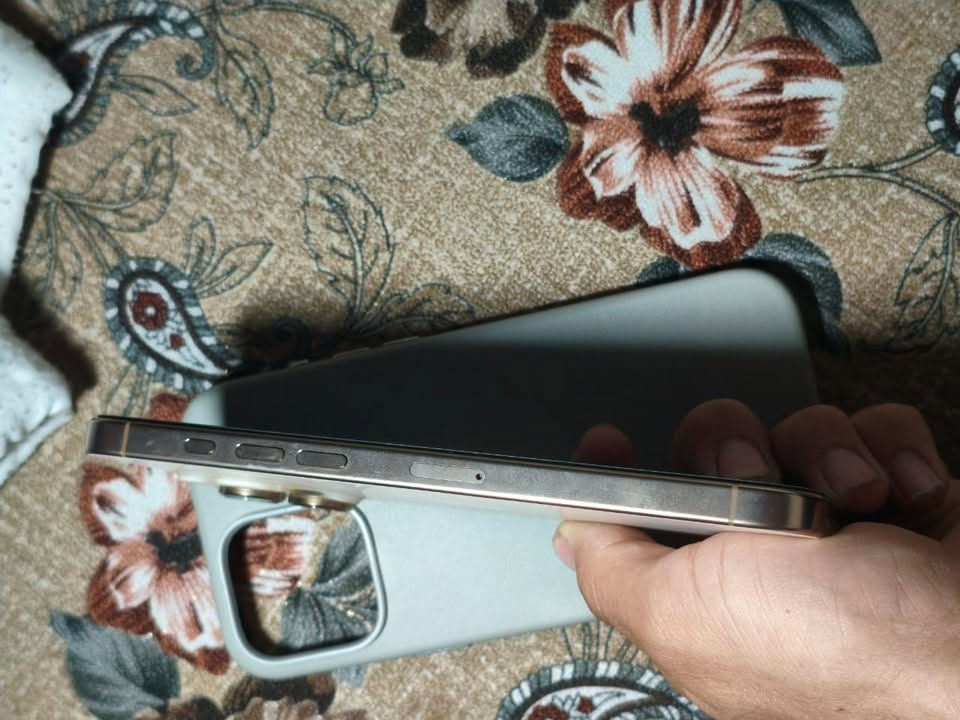 آيفون ١٦ برو ماكس • ٢٥٦ • بطارية ٩٥%