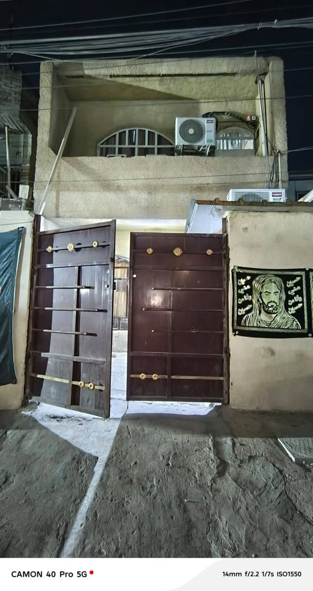 دار للبيع مساحه ١٠٠ متر واجهه ٥ العنوان شهداء العبيدي الثالثه طابو صرف السعر ١١٠ وقابل للتفاوض للاتصال ***********

نص مكتوب في الصور:
- CAMON 40 Pro 5G 23mm f/1.8 1/20s ISO3310
- CAMON 40 Pro 5G 14mm f/2.2 1/7s ISO1550