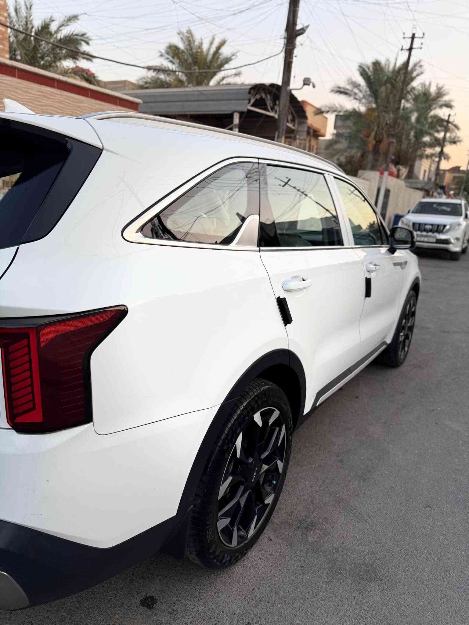 سلام عليكم 
للبيع 
سورنتو موديل ٢٠٢٥ خليجي 
رقم بغداد 
ماشية ٣٩ 
فول مواصفات عدا الفورويل 
بصمة
بانوراما 
كير ماوس 
سايد برك بصمة
داتا شو 
ويل ٢٠ 
دبل كامرة خلفية
كشنات كهرباء
صندوك كهرباء
اوتو هولف
حساسات
تشغيل عن بعد 
شاحن وائر ليس
كار بلي 
نزول منحدرات 

السعر ٢٩٢ وبيهة مجال 
مكان السيارة بغداد 
الاتصال *********** 
مكفولة من الصبغ فقط هاذ البارد المئشر بغداد, العراق
