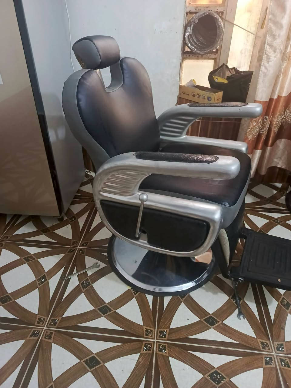كرسي 💺 حلاقة عدد3  كلش انضاف شغال  اخو الجديد
شبح 👻 اكبر حجي بل شبح 👻
الانبار القائم الكرابله 
السعر 
ع خاص 
او وتساب 
او ع رقم 📱
رجانه 
***********

