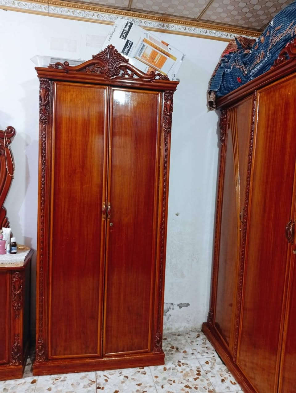 غرفه لبيع مستخدمه اقل سنه جدا نضيفه اتصال ع رقم واتساب ***********
