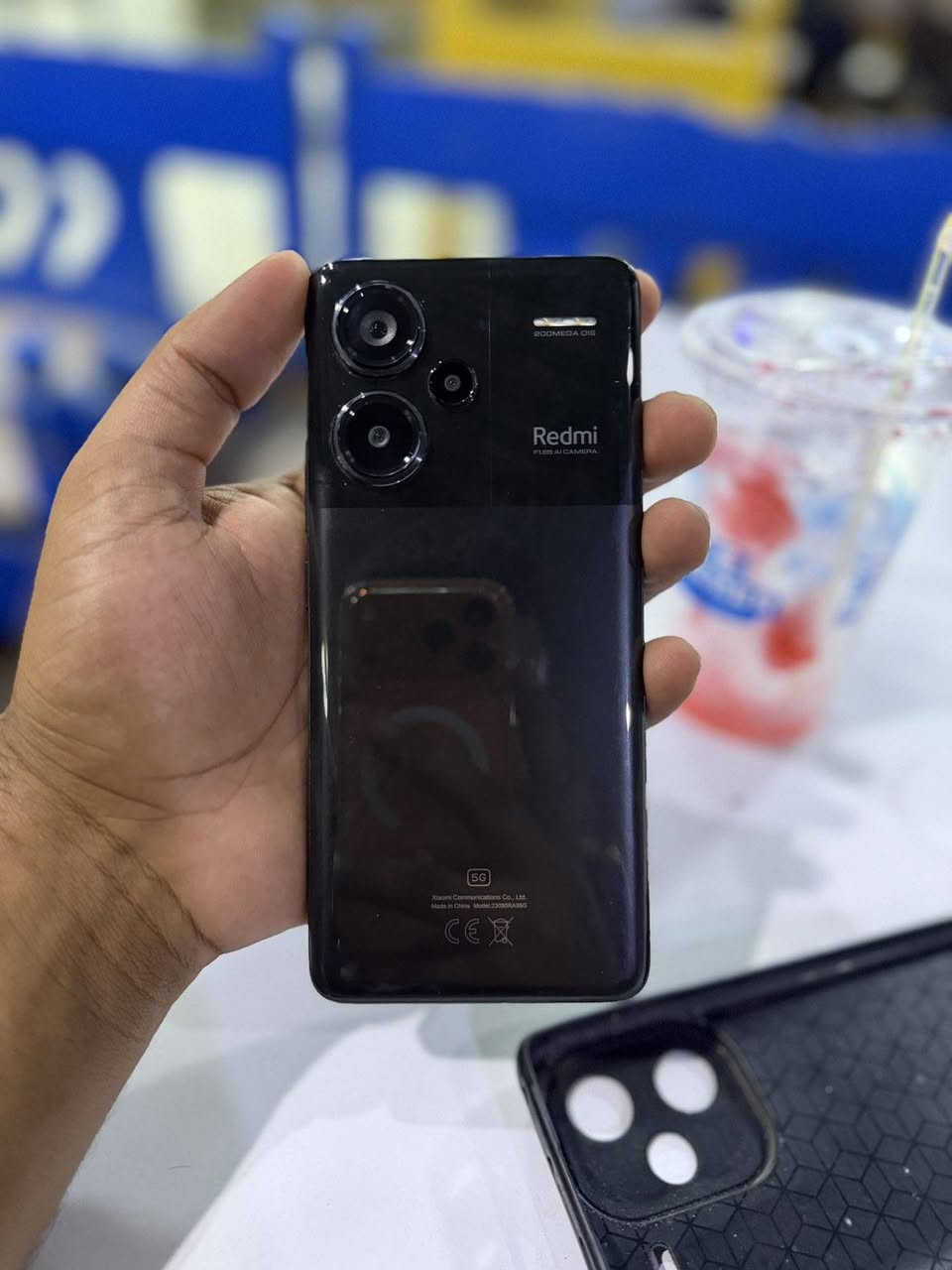 ريدمي نوت 13 برو بلاص 5g شاشه 120 هيرتز
512 كيكه 
معالج اقوه شي snap dragon
جهاز لوك 
سعره 300 بي مجال 
***********
