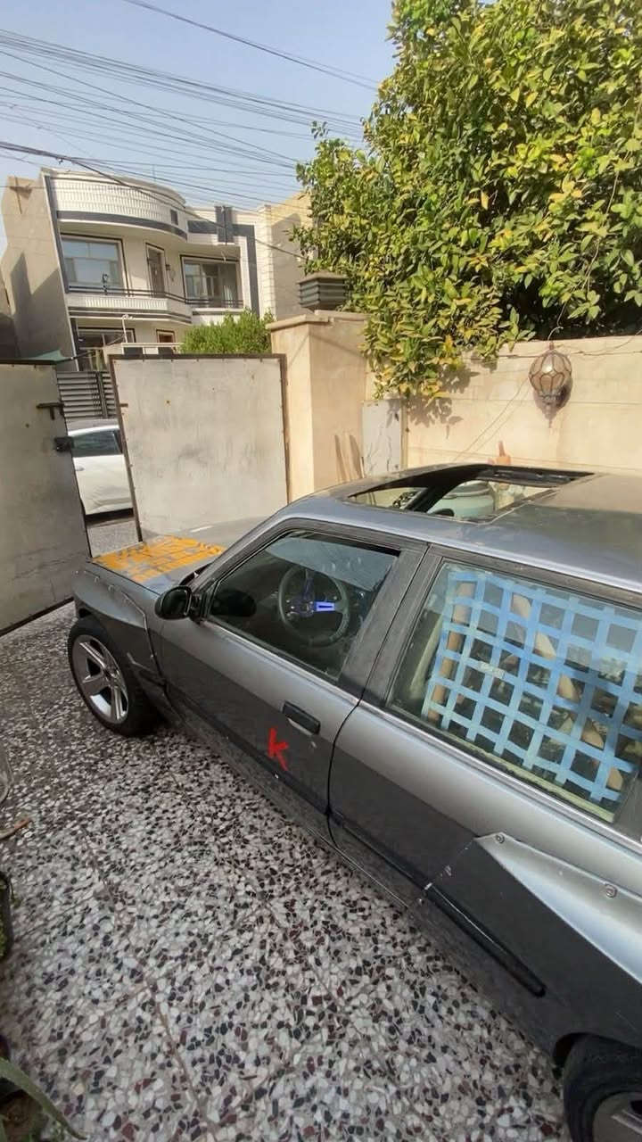 حيبدي موسم واريد اغير
 (للاستعراض )
BMW E30 
V8 4.4
خزان عمل 
كسرات ستيرن
هاند بريك هادروليك
شورشفت
نفخات وايد بدي
وبعد بيها شغلات بسيطة
السيارة متروكة بسبب توقف موسم الاستعراض 
رقم صلاح الدين مشروع وطني وين متريد احولك 
السعر 33 وبيها مجال 
مكان بغداد حي الجامعة 
***********
