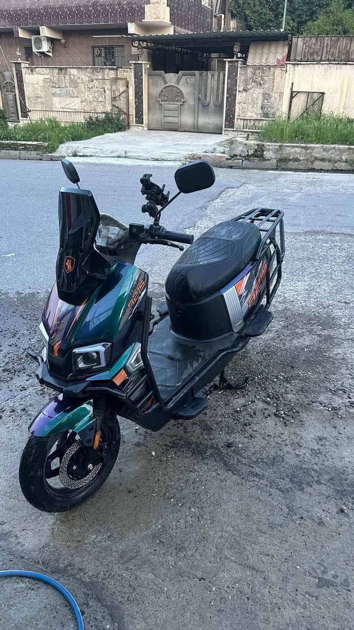 🏍️ للبيع ماطور كهربائي A215 ⚡
🔋 حجم الماطور: 2500 واط
🚀 السرعة الحقيقية: 90 كم/ساعة
🔌 يمشي بالشحنة الواحدة حوالي 50 كم حقيقي
✨ الحالة: نظيف ومرتب
🛞 بريكات ديسك
📱 حامل موبايل
🧳 حامل خلفي عملي
🎨 شكل رياضي ومميز
السعر 1٫250٫000
رقمي ***********
