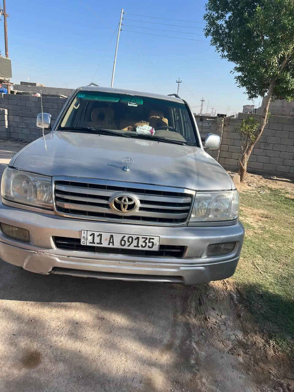 لاندكروز موديل 2000 مكينه 8 جديده كير عادي مكفول تبريد 3 قطع مع ثلاجه كله شقال حداده رقم بغداد دولي السعره 95 ومراوس اراوس مكاني البصره ***********
