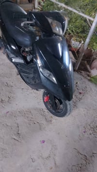 دراجه للبيع  تفاصيل خاص سعر 450 وبيها مجال مكان الشعب  07727636992