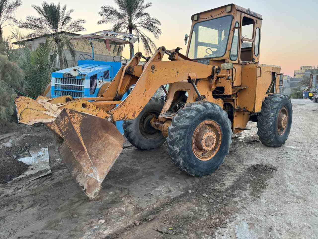 ***********

نص مكتوب في الصور:
- شفل كاوسكي موديل 92 رقم ذي قار سنويه 29 مكينة كير حلوات شفل جاهز للعمل المكان البصرة القرنه رقم ***********