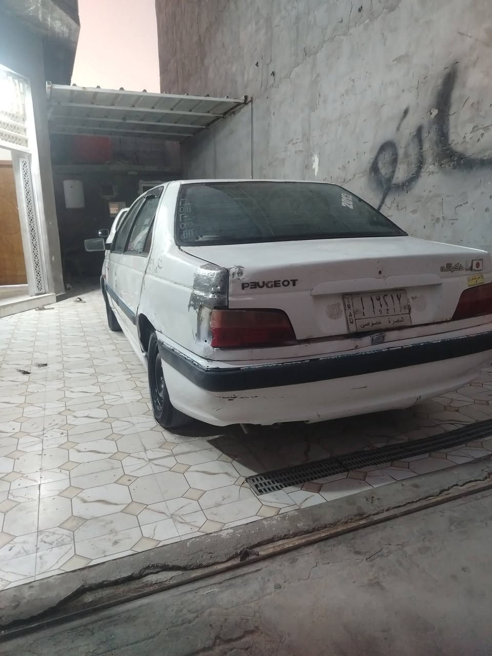 سلام عليكم سياره نعيد نشرهه بسبب الوعود الكاذبه  وراعي يروي تحويل البيع بيجو باص مديل 11سياره خير من الله كير ومحرك اوتماتيك تخم تايرات حداد سياره حليوه وين ما تريد مكان البصره وسعر20وبيه مجال شي بصيط الشراي رقم الهاتف ***********
