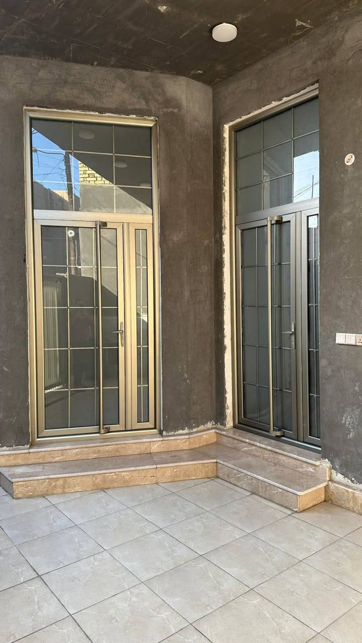 🔖 AG 359

🏡 دار مميزة للبيع – شارع النيل

📍 الموقع: شارع النيل – ثاني بيت
📐 المساحة: 200م²
📏 الواجهة: 10م

🏠 تفاصيل الدار:

🔹 الطابق الأرضي:
▫️ استقبال: 4 × 8م
▫️ صالة أمامية: 4 × 5.25م
▫️ مطبخ: 4 × 4.25م
▫️ غرفتان نوم: 5 × 4م لكل غرفة

⬆️ الطابق العلوي: نفس توزيع الطابق الأرضي

💰 السعر: 500 مليون
🤝 قابل للتفاوض

📞 للتواصل:
📞 للتواصل 
***********
اسامه ابو مصطفى 
‏تابع قناة أعمار للعقار في واتساب: https://whatsapp.com/channel/0029Vb7TVNn2ZjCuSde4pu1L
قناه تلكرام 
https://t.me/EmarAqar
***********
