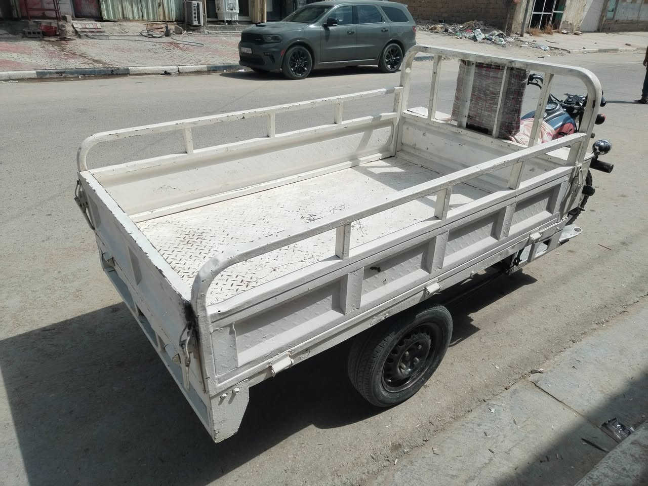 السلام عليكم ورحمة الله
ستوتة MTR  للبيع، نظيفة جداً .
المحرك: 150cc ، نظيفة 
الموديل: 2013
الأوراق: سنوية أصولية (رقم بابل ) 
المكان: كربلاء الحسينيه 
السعر: مليون و100(وبيها مجال قليل).
، للتواصل والاستفسار الاتصال على الرقم ***********]

