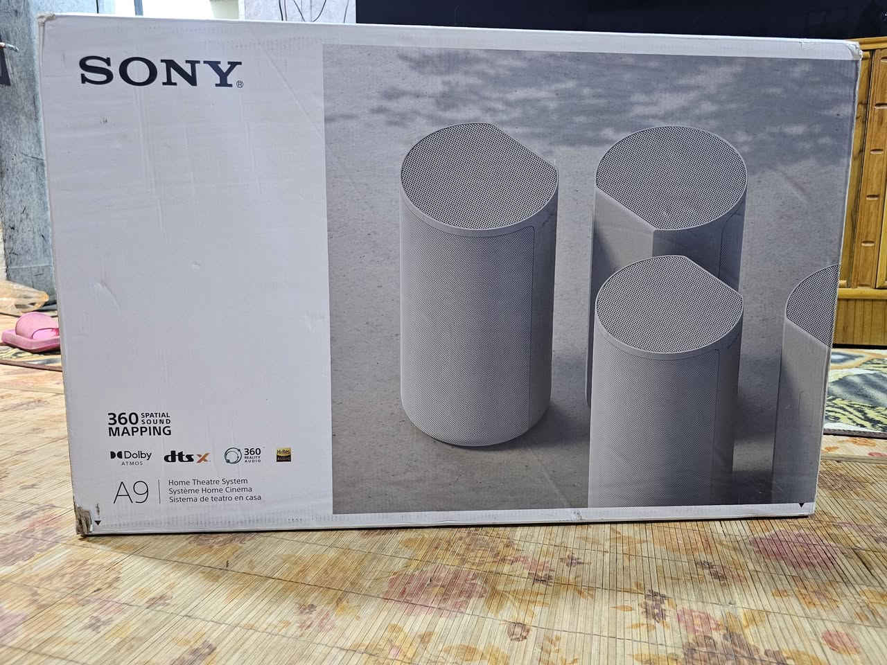 سلام عليكم  
نظام مسرح منزلي أصلي من Sony
• 4 سماعات لاسلكية
• تقنية 360 Spatial Sound Mapping لصوت محيطي
• دعم Dolby Atmos و DTS:X
• صوت محيطي 360°
• يدعم الاتصال بالتلفزيون وأجهزة مختلفة
• تصميم أنيق ولون أبيض
• مناسب للأفلام، المباريات والألعاب 🎬🎮
• الحالة:  جديد  غير مستعمل 
رقم  7893036409
