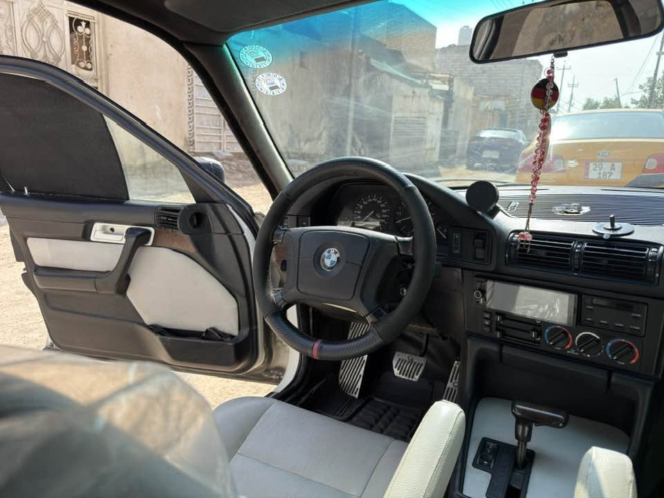 السلام عليكم bmw 525 موديل 1991 مكينه 6 مسكر بلاد عليها كزوز رياضي ويل رياضي سياره كلش نظيفه رقم اربيل بأسمي تحويل ثاني يوم كير مكينه حداديه كفاله كهربائيات تبريد كله شغال السياره مكان السياره ناصريه السعر 65 // *********** //

